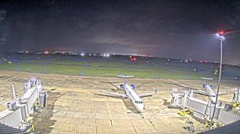 Weather camera view of Lake Charles Rgnl Arpt terminal bldg.