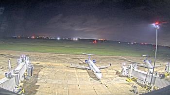 Weather camera view of Lake Charles Rgnl Arpt terminal bldg.
