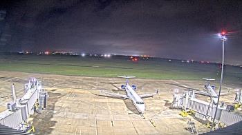 Weather camera view of Lake Charles Rgnl Arpt terminal bldg.