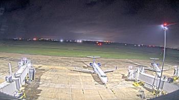 Weather camera view of Lake Charles Rgnl Arpt terminal bldg.