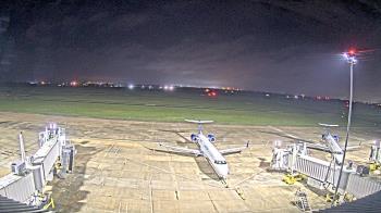 Weather camera view of Lake Charles Rgnl Arpt terminal bldg.