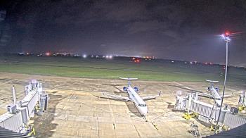 Weather camera view of Lake Charles Rgnl Arpt terminal bldg.