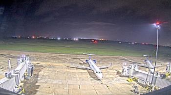Weather camera view of Lake Charles Rgnl Arpt terminal bldg.