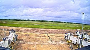 Weather camera view of Lake Charles Rgnl Arpt terminal bldg.