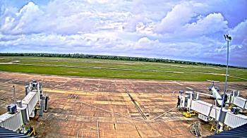 Weather camera view of Lake Charles Rgnl Arpt terminal bldg.