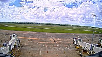 Weather camera view of Lake Charles Rgnl Arpt terminal bldg.