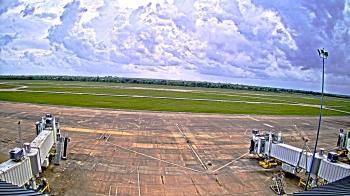 Weather camera view of Lake Charles Rgnl Arpt terminal bldg.