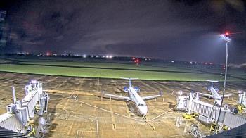 Weather camera view of Lake Charles Rgnl Arpt terminal bldg.