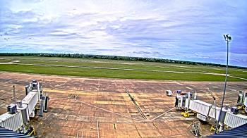 Weather camera view of Lake Charles Rgnl Arpt terminal bldg.