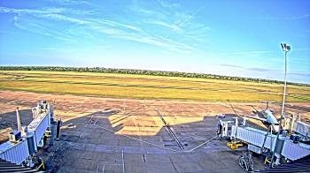 Weather camera view of Lake Charles Rgnl Arpt terminal bldg.
