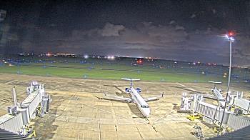 Weather camera view of Lake Charles Rgnl Arpt terminal bldg.
