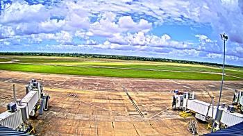 Weather camera view of Lake Charles Rgnl Arpt terminal bldg.