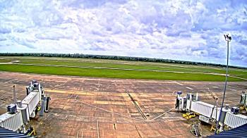 Weather camera view of Lake Charles Rgnl Arpt terminal bldg.