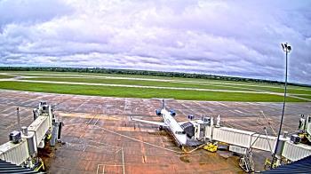 Weather camera view of Lake Charles Rgnl Arpt terminal bldg.