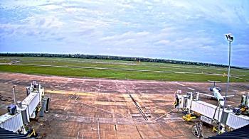 Weather camera view of Lake Charles Rgnl Arpt terminal bldg.