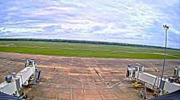 Weather camera view of Lake Charles Rgnl Arpt terminal bldg.