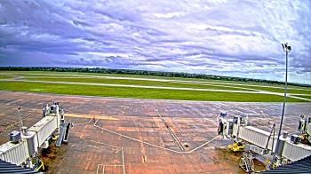 Weather camera view of Lake Charles Rgnl Arpt terminal bldg.