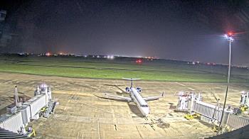 Weather camera view of Lake Charles Rgnl Arpt terminal bldg.