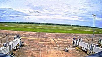 Weather camera view of Lake Charles Rgnl Arpt terminal bldg.