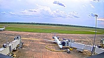 Weather camera view of Lake Charles Rgnl Arpt terminal bldg.