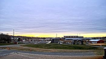 Weather camera view of Pequea Valley IS.