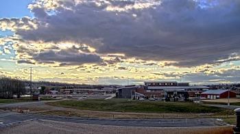 Weather camera view of Pequea Valley IS.