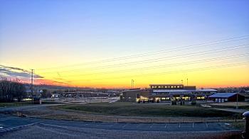 Weather camera view of Pequea Valley IS.