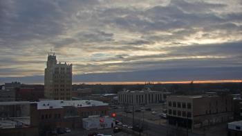 Weather camera view of KSAL Radio - Salina city.