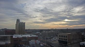 Weather camera view of KSAL Radio - Salina city.