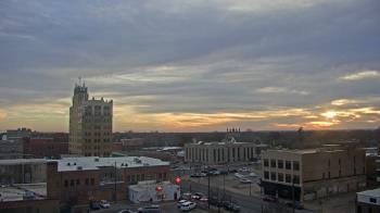 Weather camera view of KSAL Radio - Salina city.