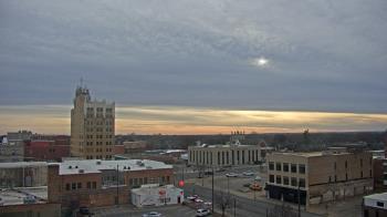 Weather camera view of KSAL Radio - Salina city.