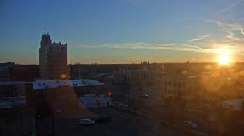 Weather camera view of KSAL Radio - Salina city.