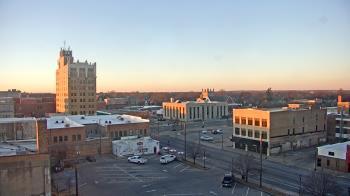 Weather camera view of KSAL Radio - Salina city.