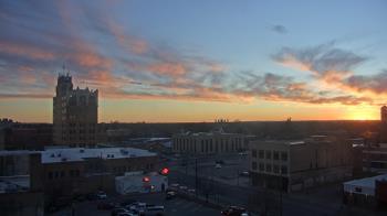 Weather camera view of KSAL Radio - Salina city.