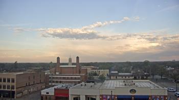 Weather camera view of KSAL Radio - Salina city.