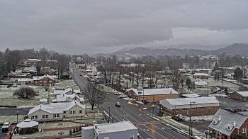 Weather camera view of Russell County Courthouse.