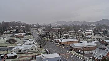 Weather camera view of Russell County Courthouse.