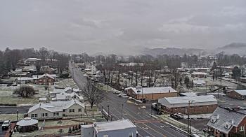 Weather camera view of Russell County Courthouse.