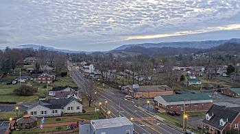 Weather camera view of Russell County Courthouse.