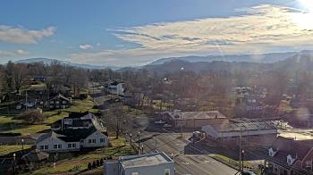 Weather camera view of Russell County Courthouse.