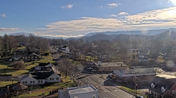 Weather camera view of Russell County Courthouse.
