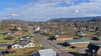 Weather camera view of Russell County Courthouse.