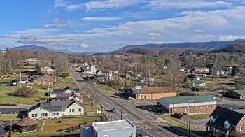 Weather camera view of Russell County Courthouse.
