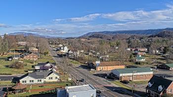 Weather camera view of Russell County Courthouse.