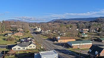 Weather camera view of Russell County Courthouse.