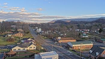 Weather camera view of Russell County Courthouse.