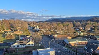 Weather camera view of Russell County Courthouse.