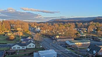 Weather camera view of Russell County Courthouse.
