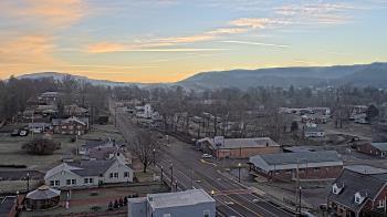 Weather camera view of Russell County Courthouse.
