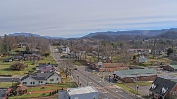 Weather camera view of Russell County Courthouse.